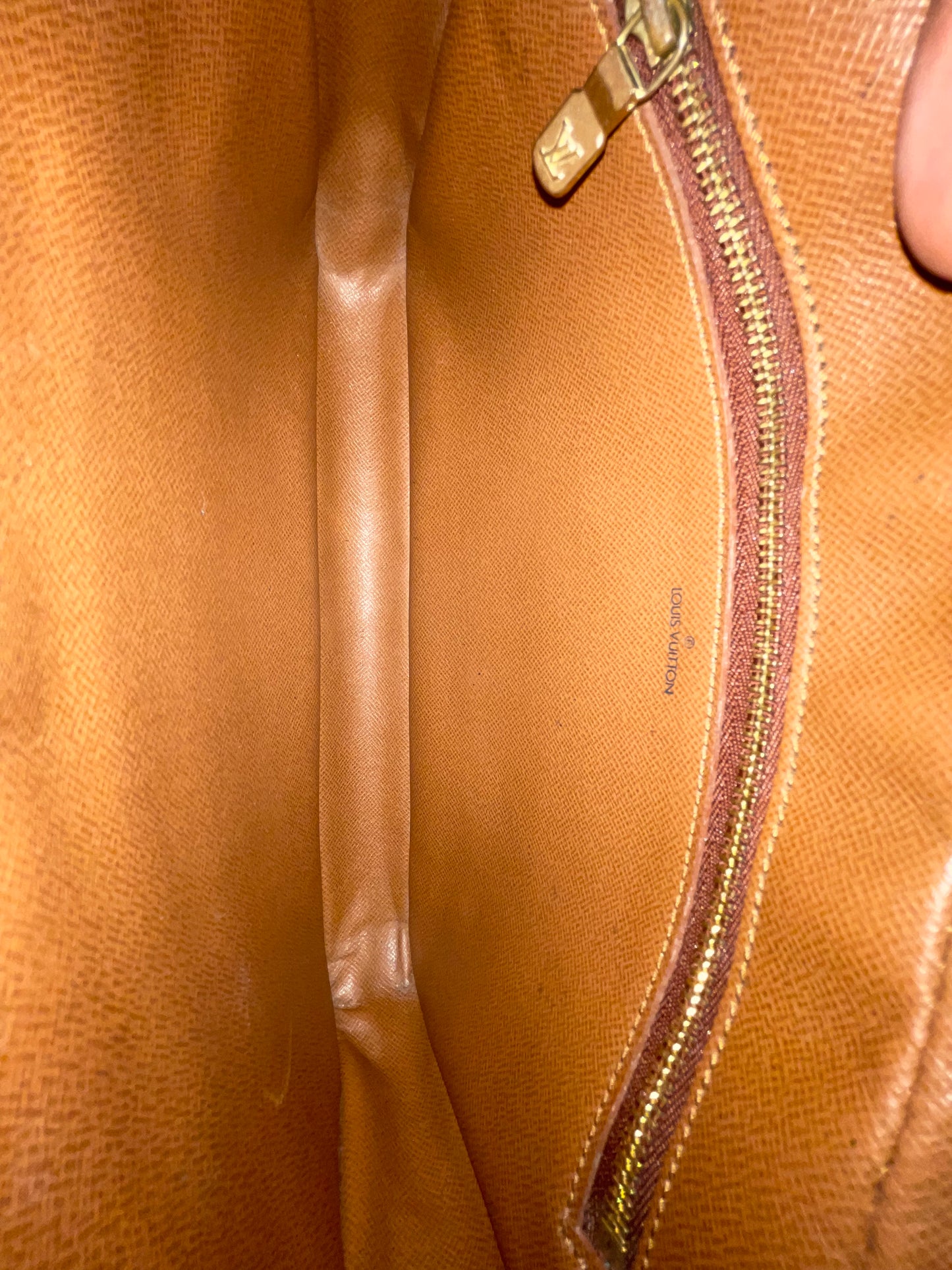 Louis Vuitton Marly Dragonne GM Clutch Monogram