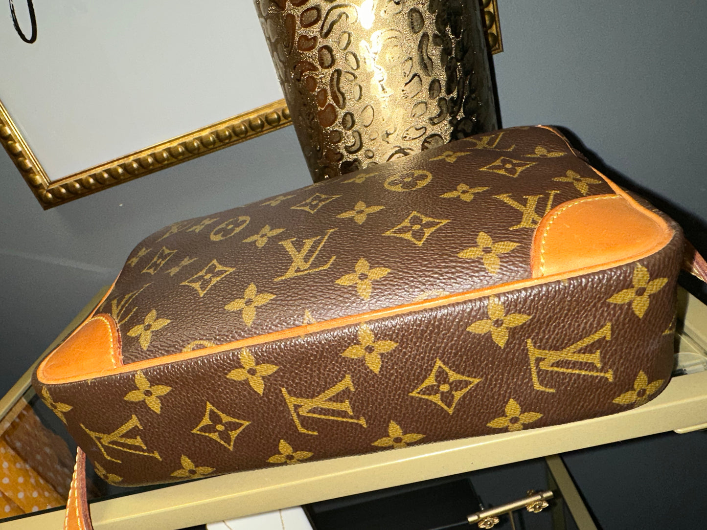 Louis Vuitton Sac à main Trocadero pré-aimé en toile monogramme 23